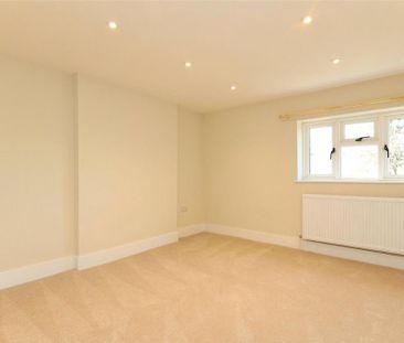 3 bedroom detached house to rent - Photo 3