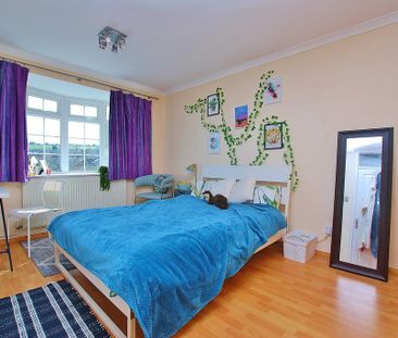 4 bedroom semi-detached house to rent - Photo 5