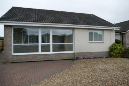 2 bedroom bungalow to rent - Photo 2