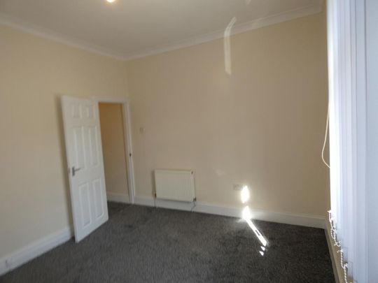 2 bedroom property to rent - Photo 1