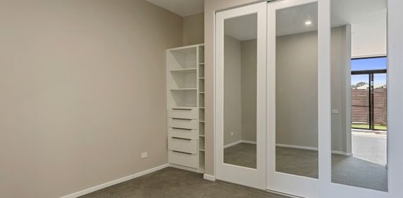 Brand new low maintenance studio - Photo 2