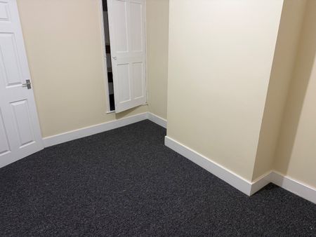 3 Bed Terraced House, Knighton Lane, LE2 - Photo 5