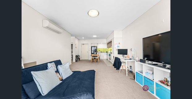 Easy care living - Photo 1