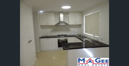 *** NEAR BUS, SHOPS, SCHOOL *** IDEAL FAMILY HOME ***NO CARPETS *** - Photo 3