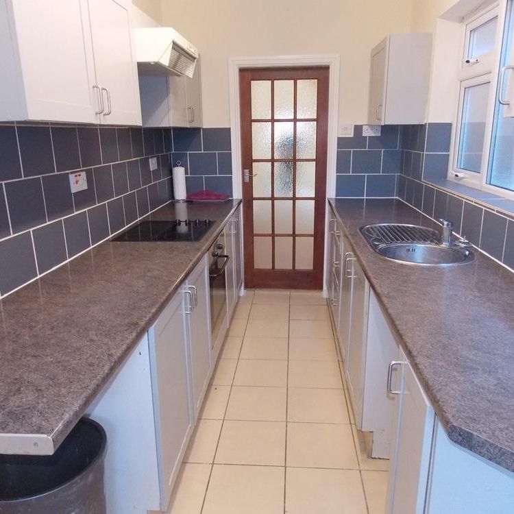 2 bed terraced to rent on Ilkeston, Graham Street, DE7 - Photo 1