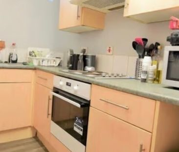 4 Bed - 14 Elizabeth Street, Hyde Park, Leeds - LS6 1JF - Student - Photo 4