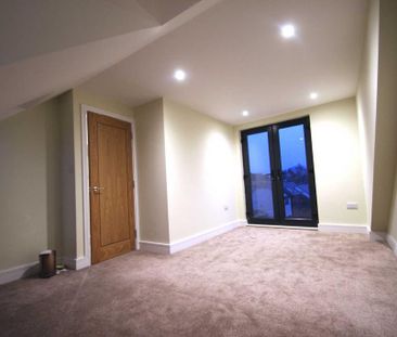 1 bedroom coach house to rent - Photo 1