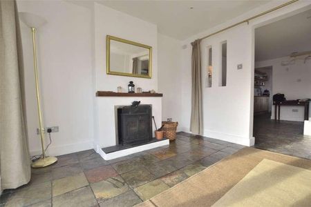 Central Road, Stroud, Gloucestershire, GL5 - Photo 2