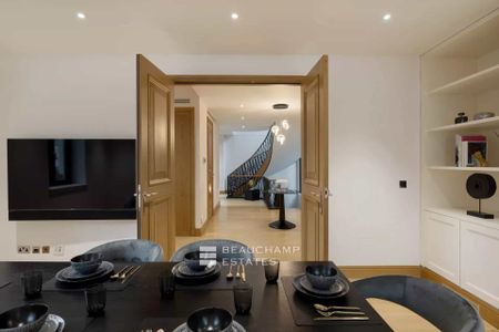 A stylish four-bedroom town house situated between King’s Road and Chelsea Square - Photo 4