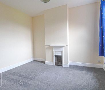 3 bedroom semi-detached house to rent - Photo 4