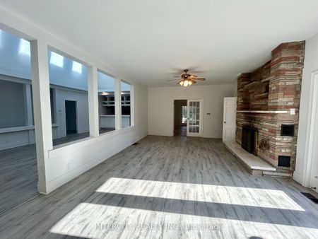 Detached Home For Lease | N8137912 - Photo 4