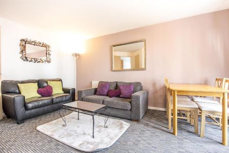 3 bedroom apartment to rent - Photo 2