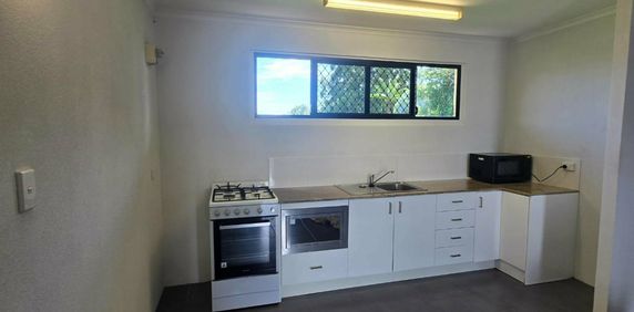 INNER CITY LIVING!!! - Photo 2