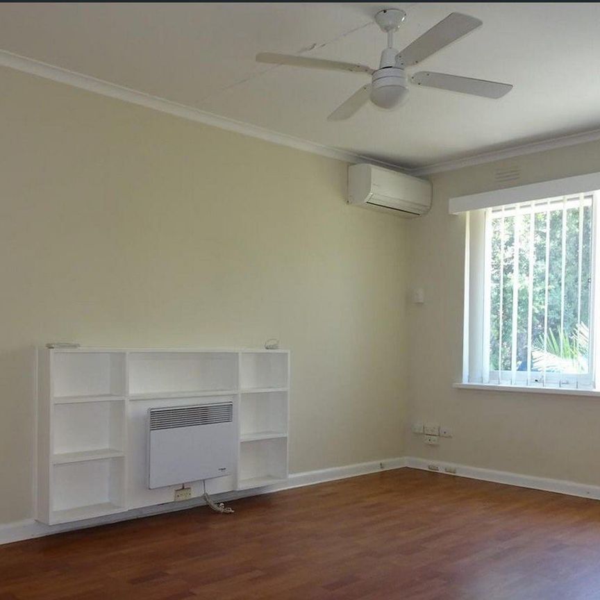 Convenience in the Heart of Brunswick West - Photo 1