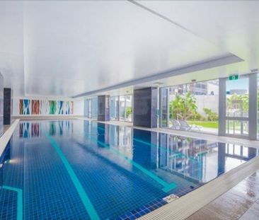 Luxury Living at 702/4 Como Crescent: Your Dream Home Awaits in Sou... - Photo 1