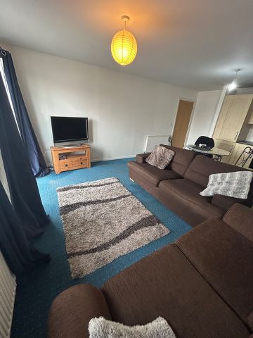2 Bed Flat, The Waterfront, M11 - Photo 2