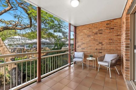 Spacious 2-Bedroom Apartment in Prime Location, Small Boutique Complex - Photo 3