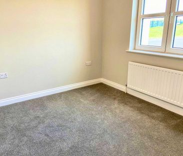 Apt 3 22 Highgrove Meadows Ballygomartin Road, Belfast, BT13 3FX - Photo 3