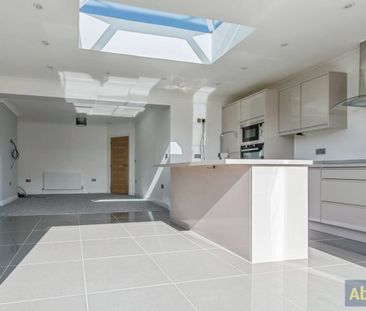 Hart Road, Benfleet - Photo 1