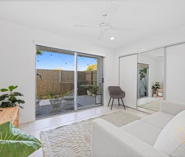 Near New Oversize Town home in Boutique Complex! - Photo 2