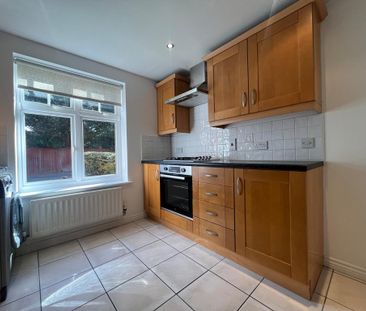 2 bedroom flat to rent - Photo 2