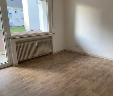 1 Zimmerwohnung mit Laminatboden und neuem Badezimmer ab März frei! - Photo 1