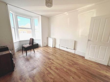 2 bedroom maisonette to rent - Photo 4