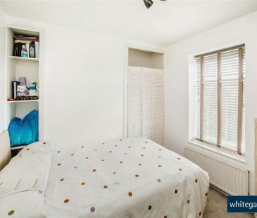 3 bedroom end of terrace house to rent - Photo 6