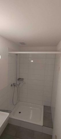 Grosszügige, helle 2.5-Zimmer-Wohnung mit grosser Dachterrasse - Photo 5