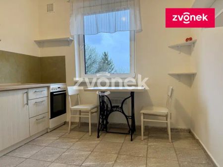 Prostorný zděný byt v pěkném prostředí Zlína - Kudlov - Fotografie 5