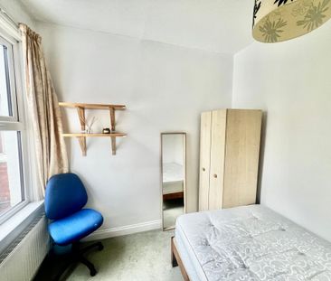 1 bedroom in a house share to rent - Photo 5