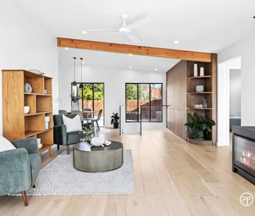 Experience the perfect luxury five-bedroom home in Balgowlah Heights! - Photo 6