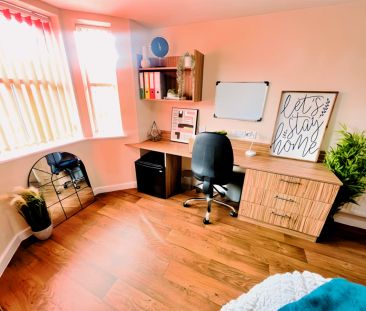 Premier Wet Room En-Suite - Photo 4