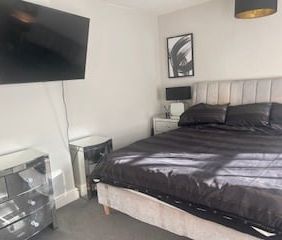 1 Bed Flat, Commercial Road, LS5 - Photo 6