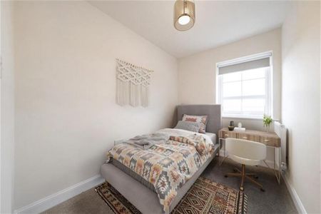 3 bedroom semi-detached house to rent - Photo 3