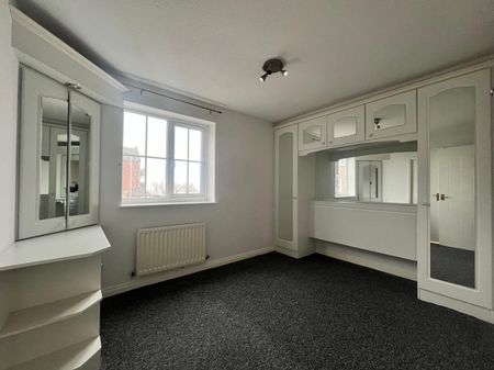 3 bedroom apartment to rent - Photo 4