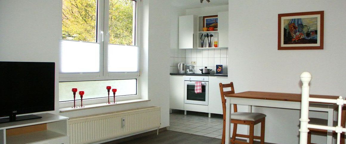 Eversburg-Büren, möbliertes Apartment mit PkW-Tiefgaragenstellplatz. - Foto 1
