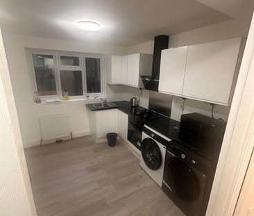 Room in a Shared House, Northbrook Road, IG1 - Photo 6