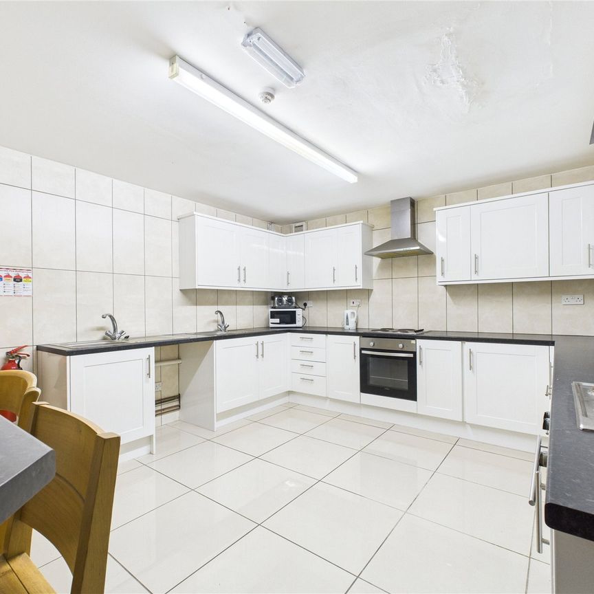 Albert Street, Slough Albert Street, Slough - Photo 2