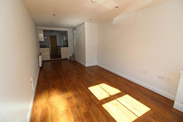 2 bedroom terraced house to rent - Photo 1