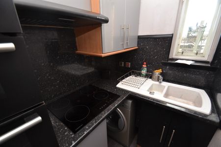 2 bed flat to rent in Bridge Street, G5 9 - Photo 2