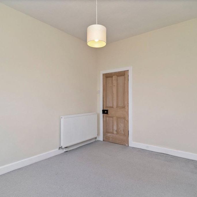 5 bedroom detached house to rent - Photo 1