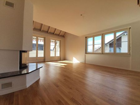 4.5-Zimmer-Maisonette-Wohnung über 2 Stöcke mit Cheminée! - Photo 4