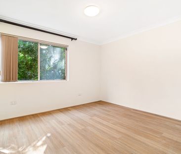 Spacious & Light-Filled 2 Bedroom Apartment - Photo 1
