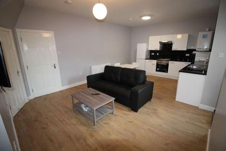 2 bedroom flat to rent - Photo 2