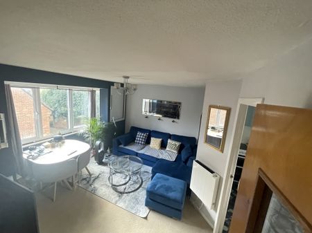 Greyhound Road, Sutton - Photo 2