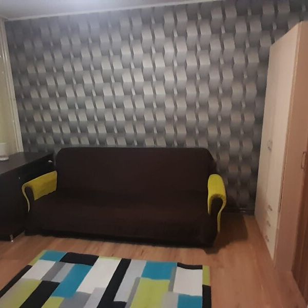 Drumul Taberei, Raul Doamnei, Aleea Istru, 7 min. metrou - Photo 1