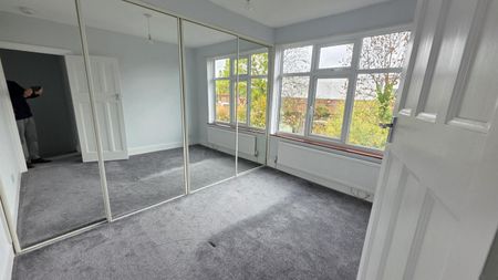 3 Bedroom House - Terraced To Let - Photo 5