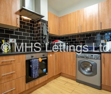 Flat 2, 205 Belle Vue Road, Leeds, LS3 1HG - Photo 2