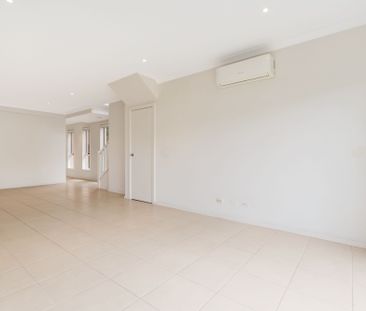 Townhouse living in the heart of Craigieburn - Photo 1